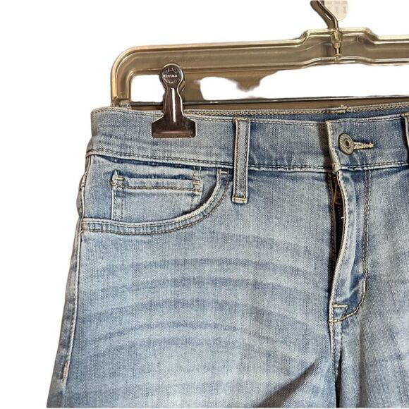 NWT! Abercrombie & fit low waist mid length short - Picture 2 of 12